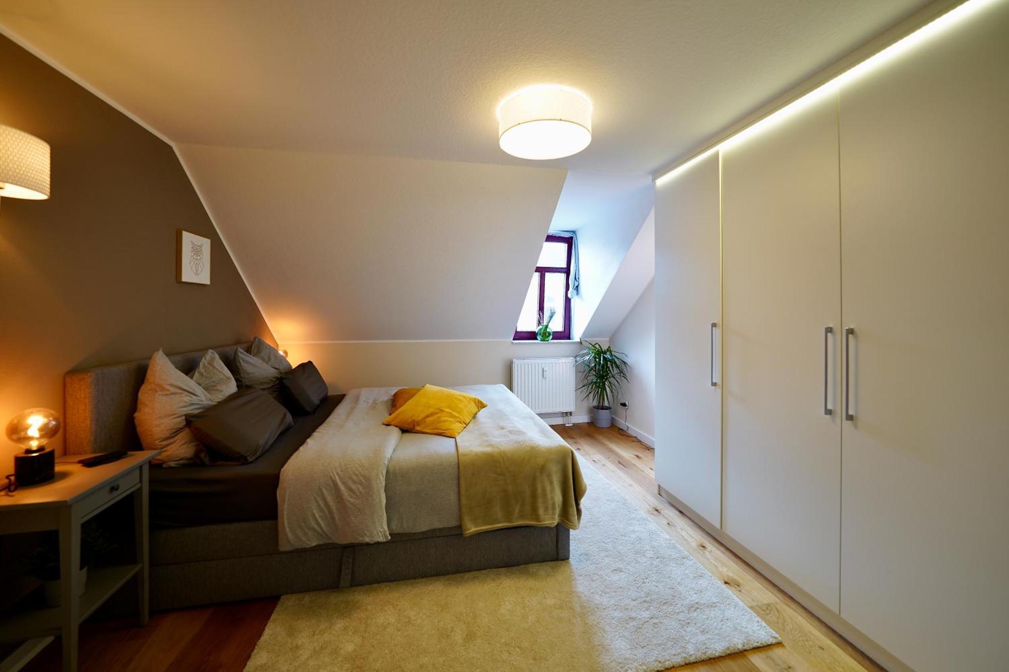 Edler Wohnraum Noble Stadtoase Mit Boxspringbett, Kaffeevollautomat & Parkplatz Zwickau Exterior foto