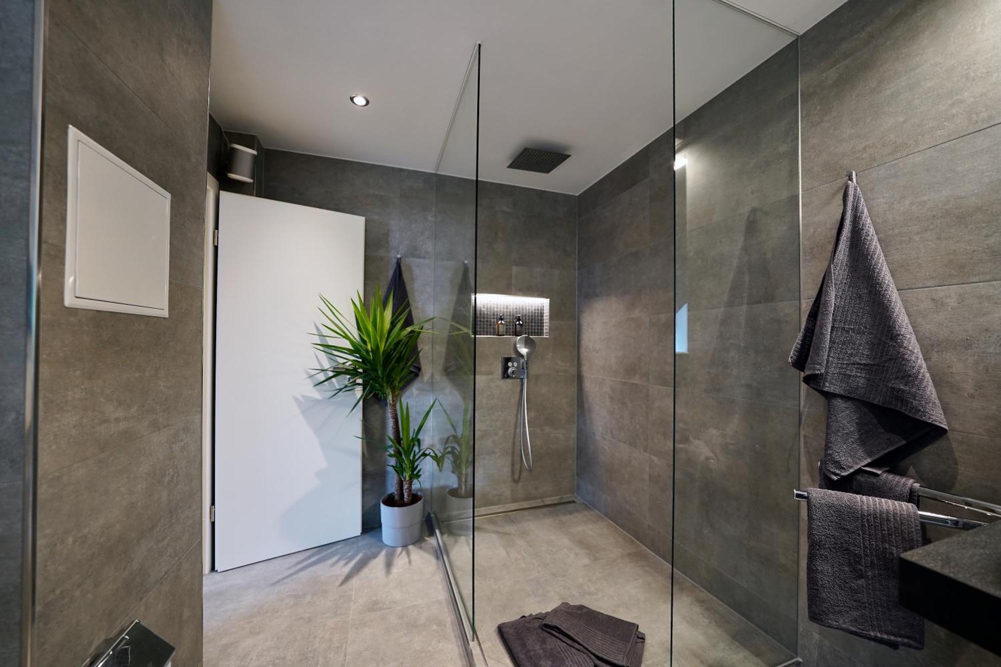 Edler Wohnraum Noble Stadtoase Mit Boxspringbett, Kaffeevollautomat & Parkplatz Zwickau Exterior foto