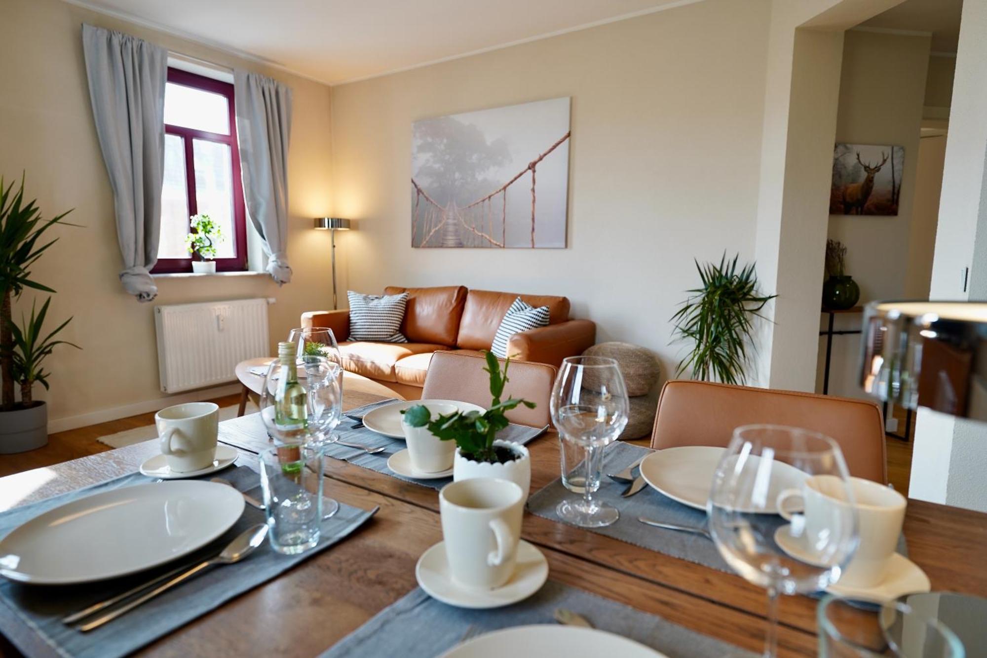 Edler Wohnraum Noble Stadtoase Mit Boxspringbett, Kaffeevollautomat & Parkplatz Zwickau Exterior foto